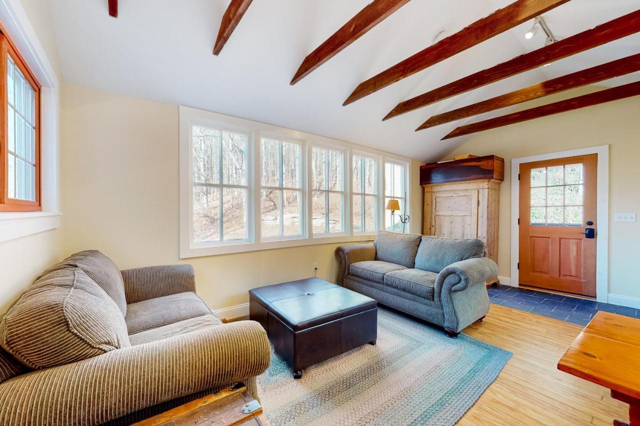 Riverside Cottage ウッドストック エクステリア 写真